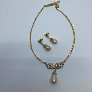 Vtg NINA RICCI faux pearl rhinestone wedding bridal necklace